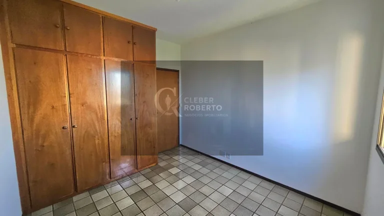 Imagem Apartamento com 3 Dormitórios e 2 Vagas no Centro – 96m²