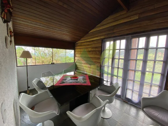 Imagem Linda Chácara à Venda no Condomínio Rancho Querência em Piracaia