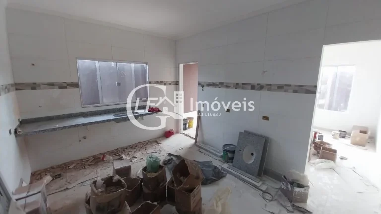 Imagem Casa Com Dois Quartos Mais uma Suite