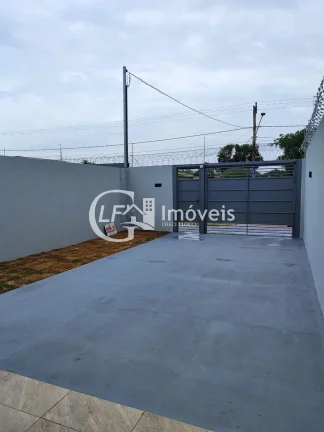 Imagem Casa à venda em Campo Grande-MS, no bairro Jardim Noroeste. Com 2 quartos, 1 suíte, sala, 2 vagas de garagem e 66,00 m² de área. Aproveite!