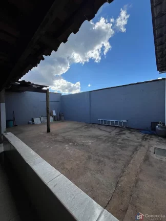 Imagem Casa à Venda no Alto Limoeiro em Patos de Minas-MG com 3 Quartos e 308m² Imóvel com Suíte, Arquitetura Moderna e Localização Privilegiada