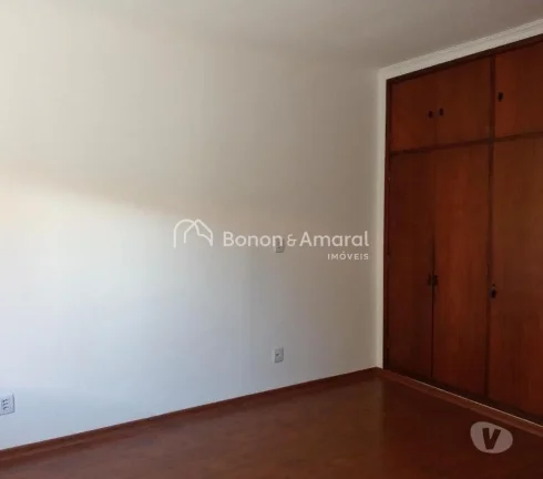 Imagem Excelente casa residencial, com ótima localização. A residência possui 4 quartos, sendo 4 suíte...