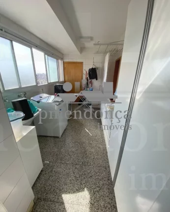 Imagem Apartamento com 180m² a venda na Pompéia, 3 suítes e 3 vagas.