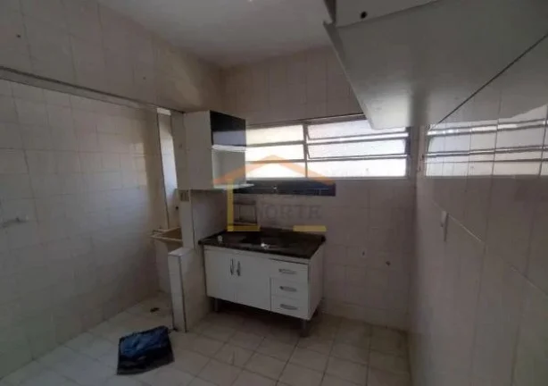 Imagem Apto 1 dormitório, com armários, sala 2 ambientes, banheiro, cozinha, área de serviço. 65m².

E...