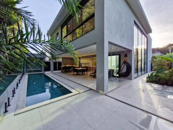 Imagem Casa de Luxo à Venda na Riviera de São Lourenço Módulo 11 - 5 Quartos, 5 Suítes e Área de 344,18m².