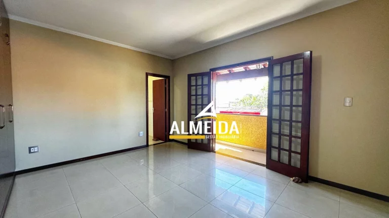 Imagem Casa com 3 dormitórios para alugar, 450 m² por R$ 3.825,00/mês - Vila Saibreiro - Rio Claro/SP