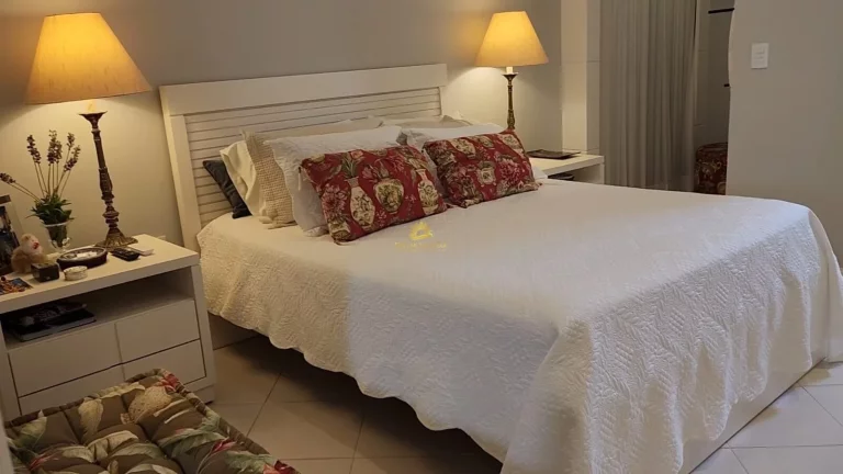 Imagem Apartamento Lateral com Vista Parcial para o Mar

Situado em um dos pontos mais privilegiados da Ens...