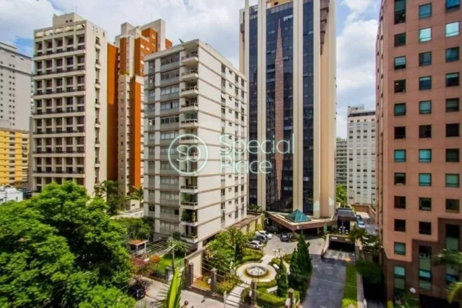 Imagem Excelente apartamento com 540m² no Jardim Paulista Amplo living com mezanino, lareira, home theater...