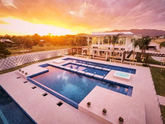 Imagem Terreno 450m² à venda em Garopaba-SC: CONDOMÍNIO AQUALINA LAKE CLUB - Luxo à Beira da Lagoa!