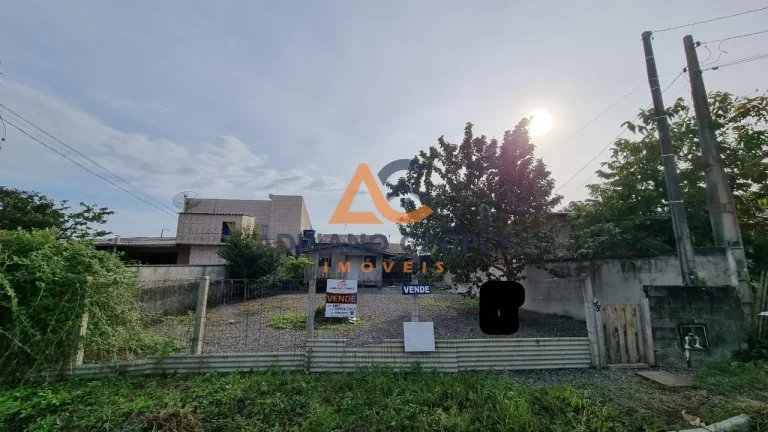 Imagem Casa à venda com 02 dormitórios, amplo quintal, local tranquilo e muita segurança em Penha Adriano Carpes vende