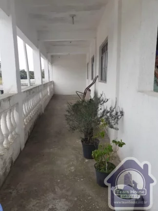Imagem Casa com salão comercial a venda no Pq. Umuarama em Suzano