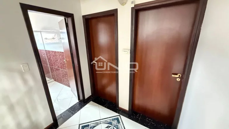 Imagem Casa Suite Master + 1 Suite + 4 Quartos - Bairro Bancarios