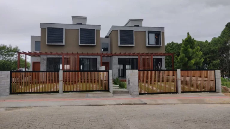 Casa de alto padrão em Ambrósio, Garopaba-SC: conforto, comodidade e localização privilegiada!