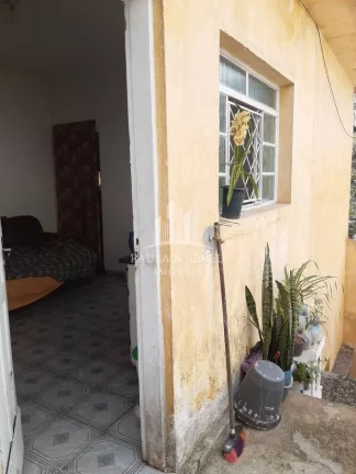 Imagem São 2 Casas no Terreno, 2 Dormitórios, 3 Vagas, 167m², 10mts de Frente no Jardim Santa Lídia, Mauá-SP