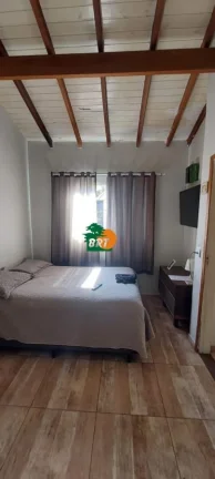 Imagem Casa para Venda em São Roque, Centro (mailasqui), 2 dormitórios, 1 suíte, 2 banheiros, 3 vagas