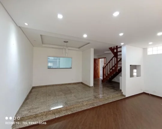 Imagem Alugo casa em condomínio 04 dor