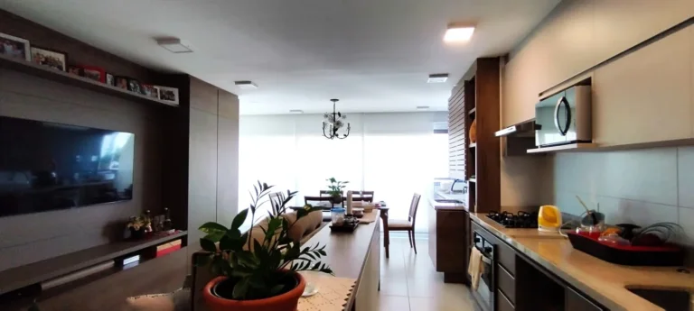 Imagem Apartamento 69M², 2Q, 1 Suíte, 2 Banheiros, Cozinha e Sala Integradas, Varanda, Face Norte, Academia, Piscina, Churrasqueira, Salão de Festas e Jogos.