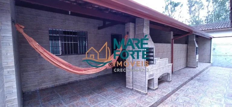 Imagem OPORTUNIDADE - EXECENTE CASA COM 4 DORMITÓRIOS (SENDO UMA SUÍTE) E 2 CHALÉS.