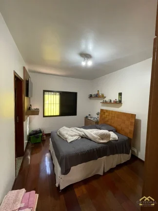 Imagem Casa térrea com 3 suítes em condomínio à venda em Jordanésia - Cajamar/SP