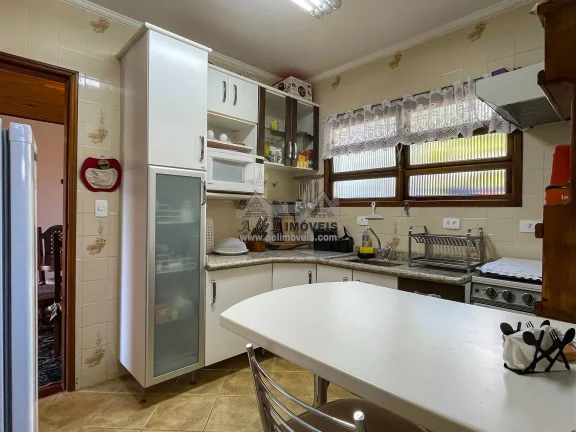Imagem Apartamento 3 Dormitórios à Venda em Campos do Jordão | com Lareira