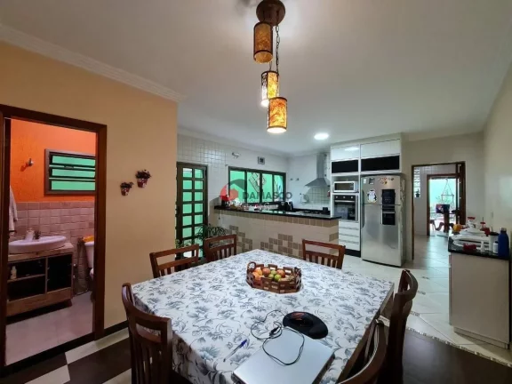 Imagem Sobrado à venda 4 Quartos, 1 Suite, 2 Vagas, 220M², Campestre, Santo André - SP
