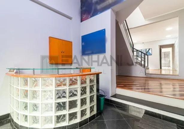 Imagem Casa Comercial para Locação em Jardim Paulista, São Paulo-SP: 8 Salas, 10 Vagas de Garagem, 450m² de Área!