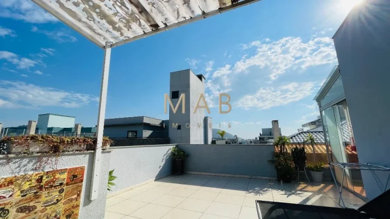 Imagem Cobertura de luxo à venda em Florianópolis - Ingleses: 3 quartos sendo 2 suítes, 2 salas, 3 banheiros, 2 vagas, 180m². Venha conferir!