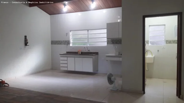 Imagem Sítio para Venda em Juquitiba, Juquitiba, 4 dormitórios, 1 suíte, 2 banheiros, 4 vagas