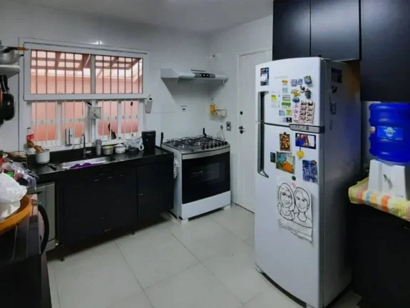 Imagem Chác Vale do Rio Cotia - TÉRREA, 3 suítes, lote plano, piscina e gourmet!