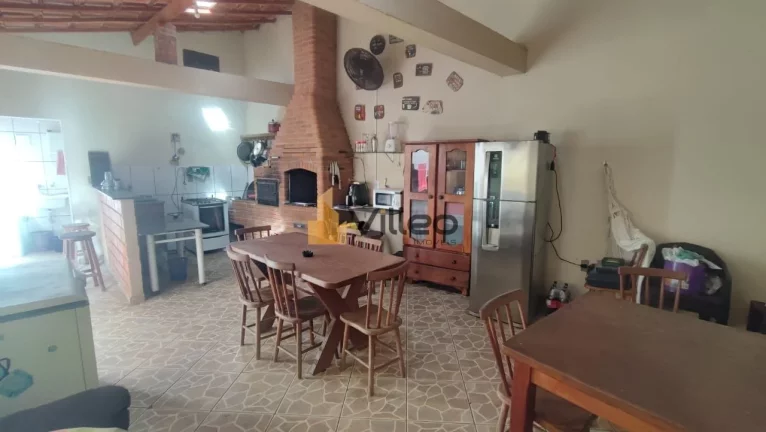 Imagem Descubra esta ampla e aconchegante residência localizada em um dos bairros mais desejados da cidade...