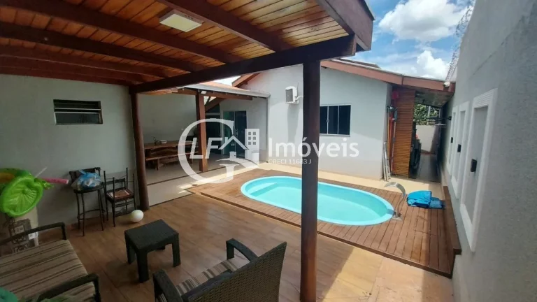 Imagem Casa Com Piscina Espaço Gourmet e Rica em Blindex,Estuda Permuta