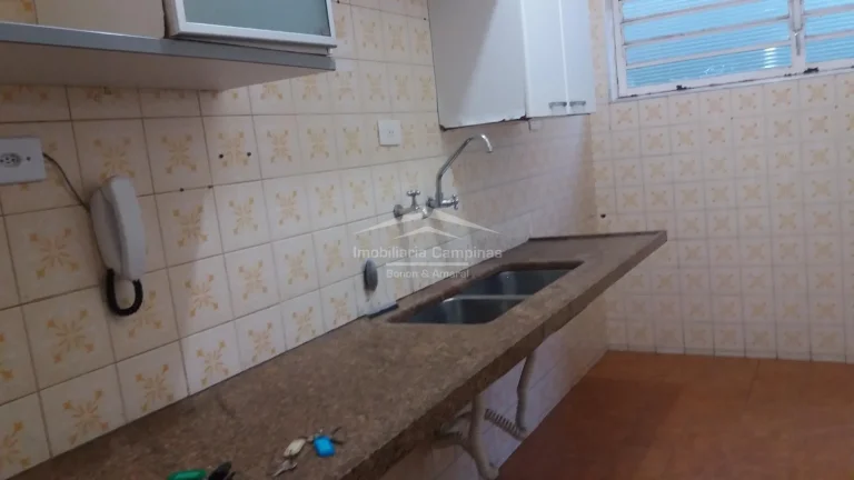 Imagem Casa bem localizada, ampla área construída. O imóvel contem 3 quartos, sendo 1 suíte, salas de e...