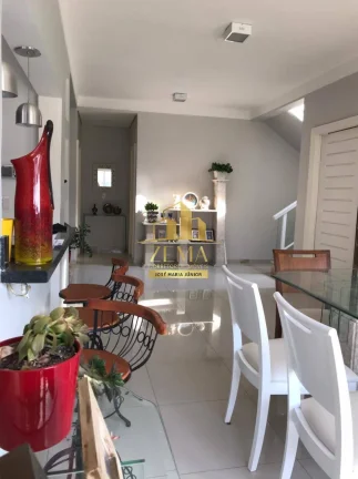 Imagem Sobrado em esquina, 04 suites, 450 m2 de construção, 3 vagas, vila oliveira