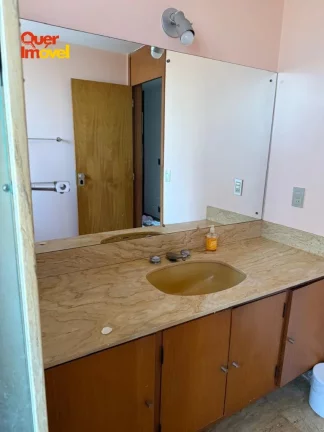 Imagem Oportunidade: Casa à venda no Jardim Sumaré, Zona Sul de Ribeirão Preto-SP. 5 quartos, 2 suítes, 4 salas, 6 banheiros, 6 vagas de garagem, 880m². Quer Imóvel Negócios Imobiliários.