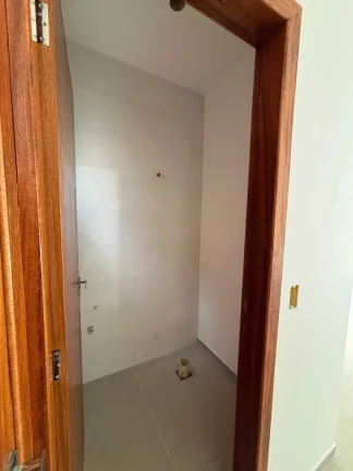 Imagem Casa com 2 dormitórios sendo 2 suítes e 1 vaga de garagem em São José/SC