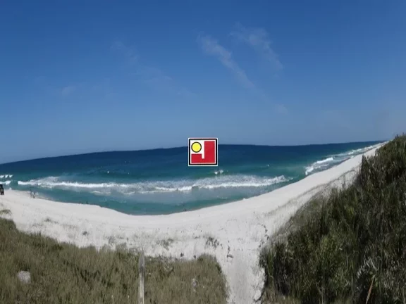 Vendo espetacular área, no mar, Praia Seca - Praia Massambaba, com 455.772m², 350m frontais mar e Lagoa de Araruama, 1300m profundidade, c/ água ... luz