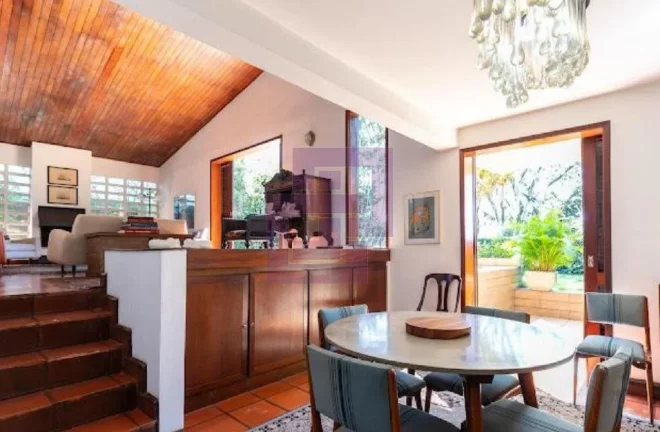 Imagem Casa Charmosa a venda em rua fechada com vista para o Joquei