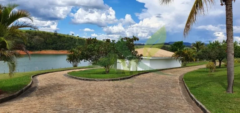 Imagem Mansão à Venda na Beira da Represa de Piracaia – Exclusividade e Sofisticaç