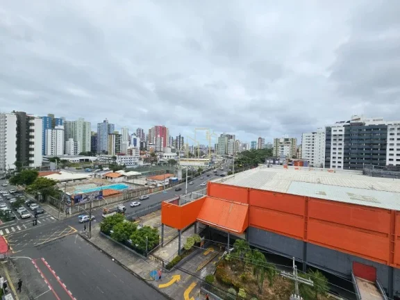 Imagem Apartamento à Venda na Pituba ? 3 Quartos (1 Suíte) | 103 m² | Varanda | Torre Única