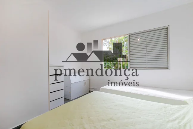 Imagem Apartamento andar baixo na Vila Madalena com 104m², 3 quartos ( 1 suíte) e 1 vaga.