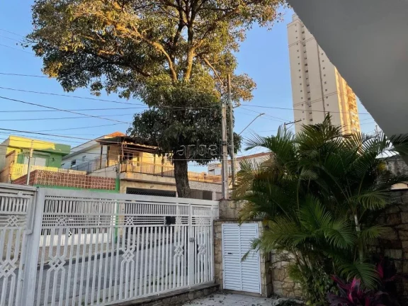 Imagem Sobrado com 250 metros quadrados, living, ampla cozinha com armários, 3 dormitórios sendo 1 suíte...