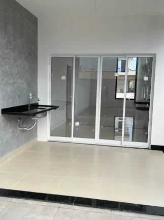 Imagem Oportunidade Linda Casa 3 Dorms sendo uma Suíte - Cond. Malibu