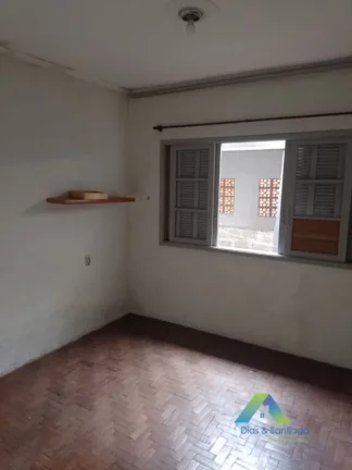 Imagem SANTO ANDRÉ Casa 125M², 2 dormitórios, 2 vagas ótima localização e valor !!!