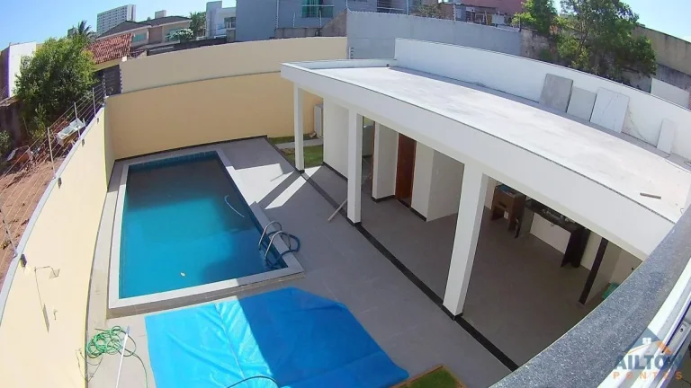 Imagem Casa Duplex com 4 Suítes à Venda na Praia do Morro, Guarapari-ES