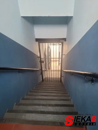 Imagem Galpão Comercial de Alto Padrão no Jardim Colorado: 5 Salas, 7 Banheiros e 560m² de Área em São Paulo-SP!