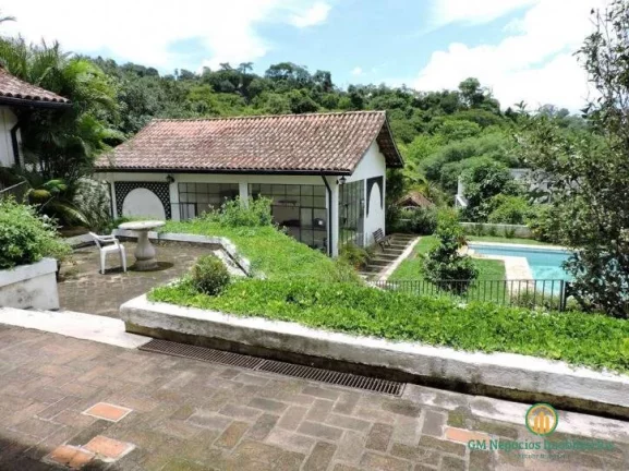 Imagem Cond Forest Hills - Casa Colonial, 4 sts e piscina! Ao lado do clube!