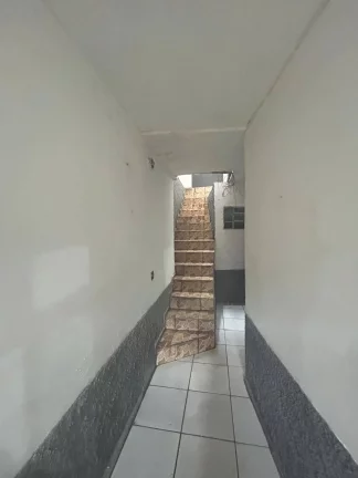 Imagem Casa Fundos Locação 2 Dormitórios com 1 Vaga de garagem - Jardim Ipanema