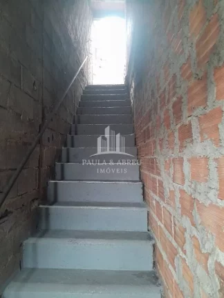 Imagem Casa com 2 Dormitórios, 1 Banheiro, mais 2 Cômodos sem acabamento na Vila Magini, divisa com Jardim Zaíra, Mauá-SP