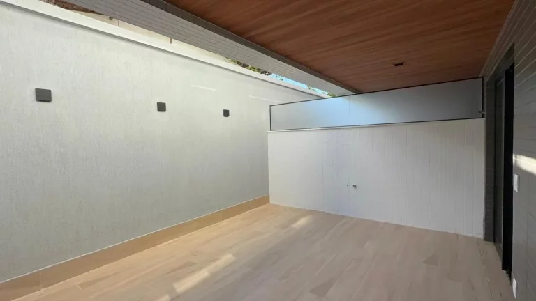 Imagem Apartamento térreo com área privativa á beira mar no Bessa - AP0975