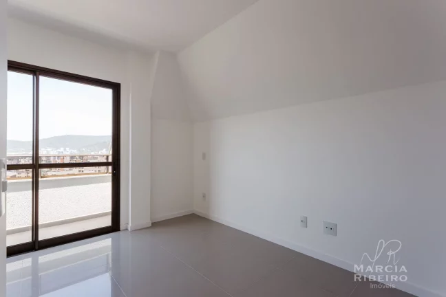 Imagem DUPLEX novo na Trindade com 3 quartos